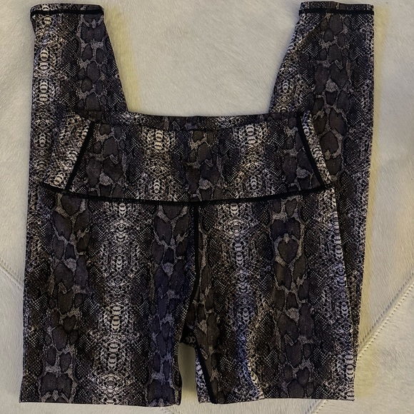 Varley Blush Boa Luna Leggings - Picture 4 of 5